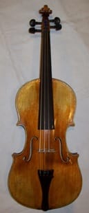 Íme a most elkészült hegedű Íme a most elkészült hegedű