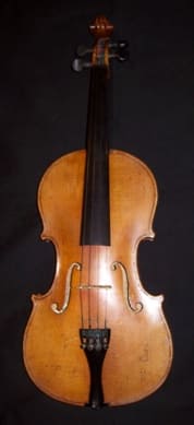 az elkészült hangszer az elkészült hangszer