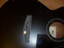 a húrtartó alatt a húrtartó alatt