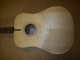 gitártető hanglyukkal gitártető hanglyukkal