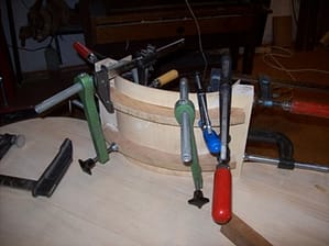 A sablon és a C-k a szorítókkal A sablon és a C-k a szorítókkal