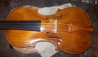 a kész hegedű a kész hegedű